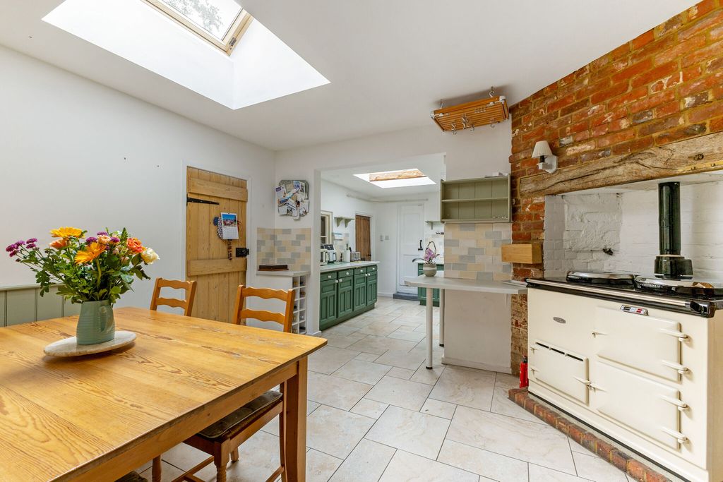 Property photo 3 of 50
