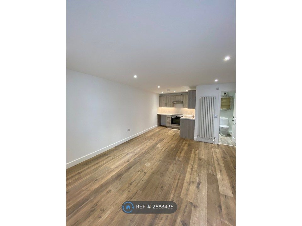 Property photo 2 of 6 Lounge