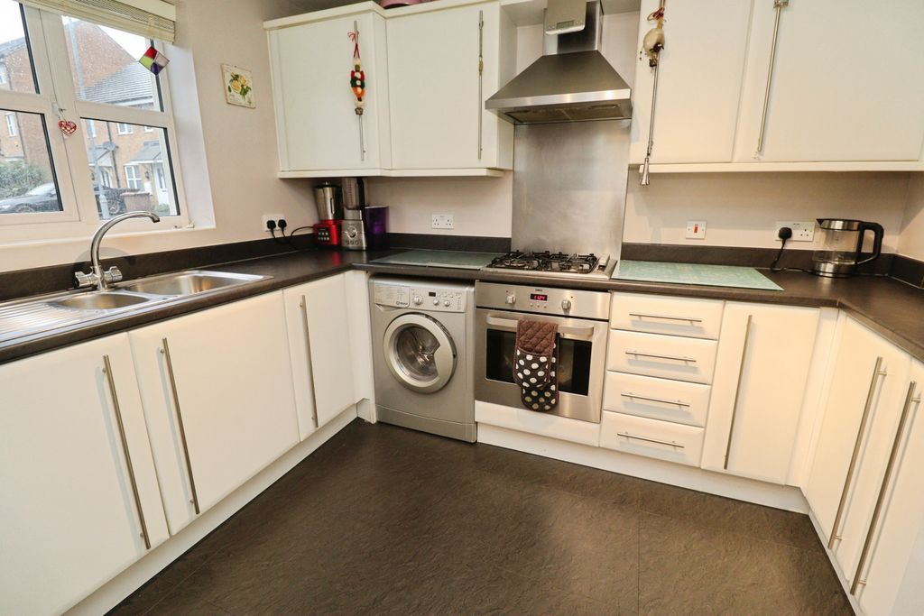 Property photo 3 of 18