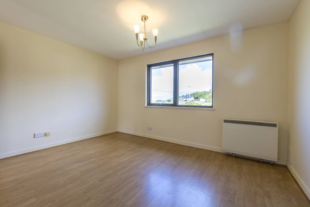 Property photo 2 of 26