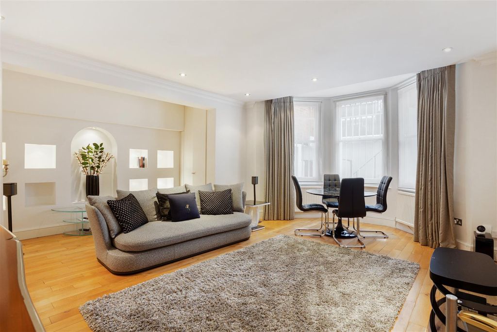 Property photo 1 of 14 Flat 1, 12 Egerton Gardens London (6).Jpg