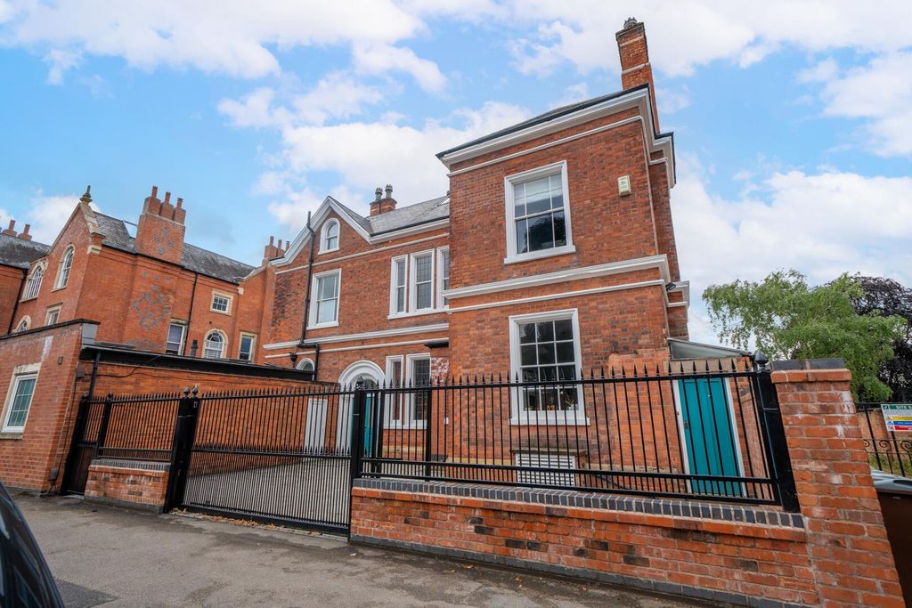 Additional image 31 of 7 bed link detached house for saleLenton Road, The Park NG7