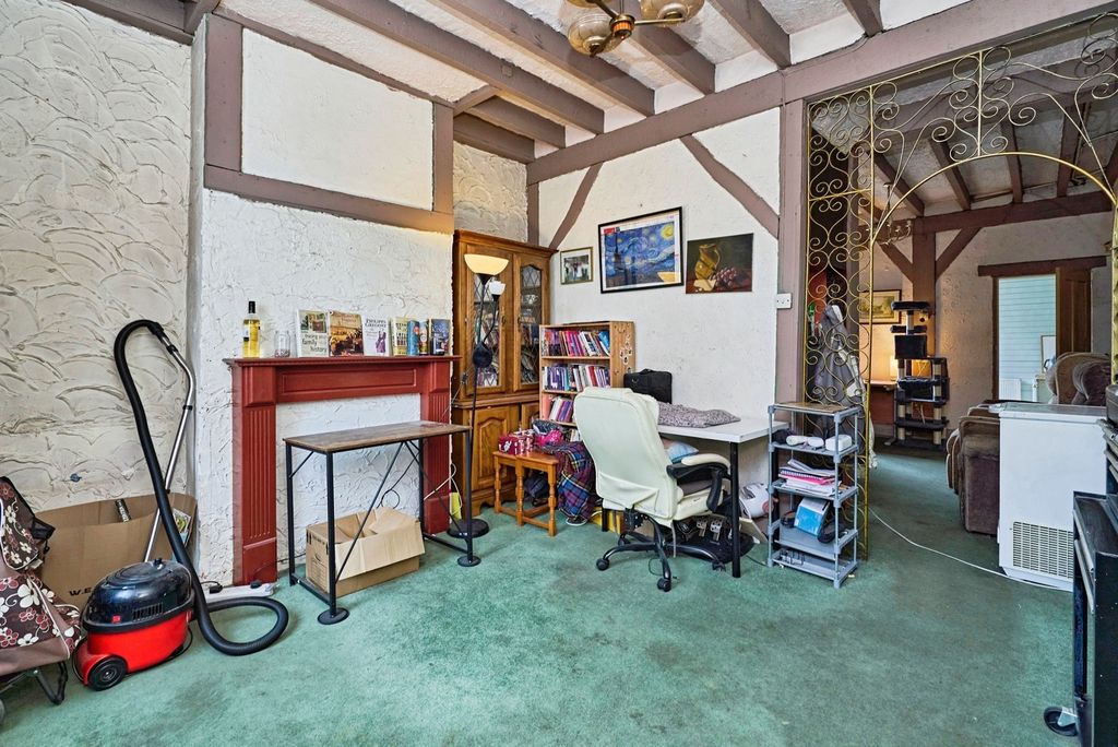Property photo 2 of 18 Pbox-Img.Jpg