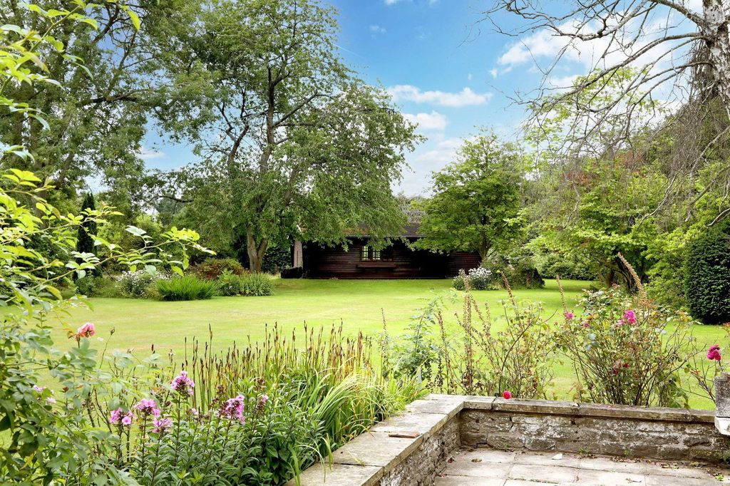 Additional image 24 of 6 bed detached house for salePenn Road, Beaconsfield HP9