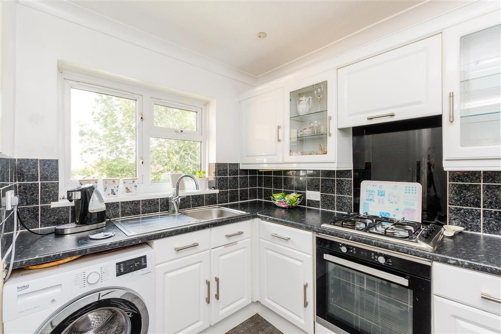 Property photo 2 of 8 Kitchen