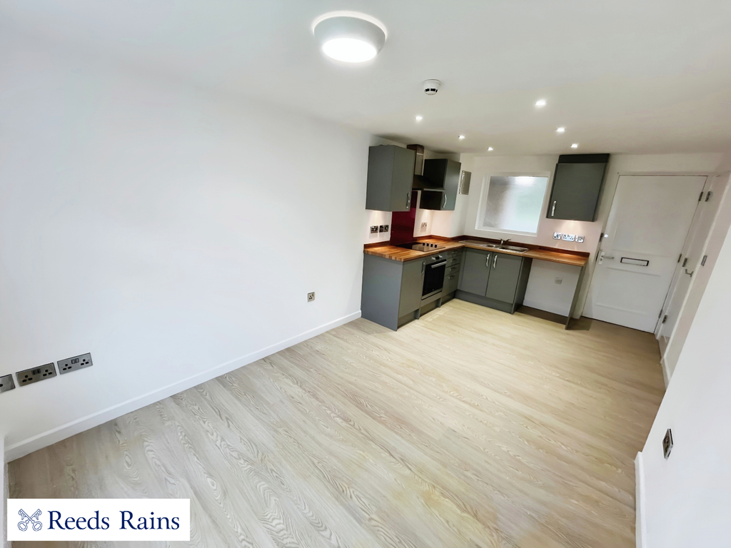 Property photo 3 of 10 Picture No. 06