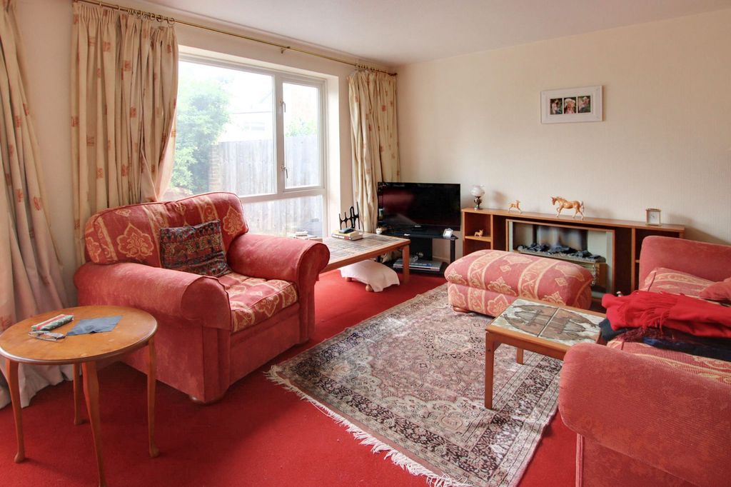 Property photo 2 of 11