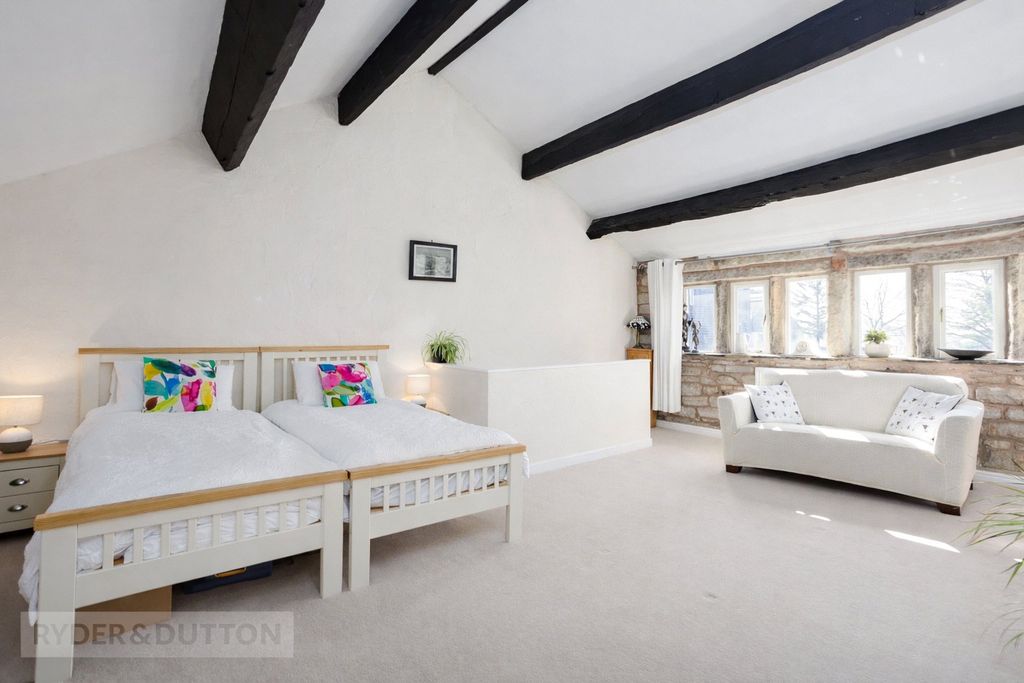 Property photo 2 of 46 Bedroom 3