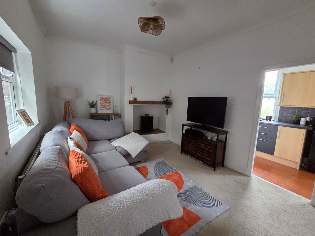 Property photo 1 of 6 Cover