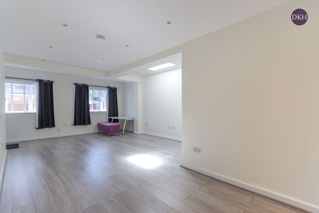 Property photo 2 of 9 Picture No. 03