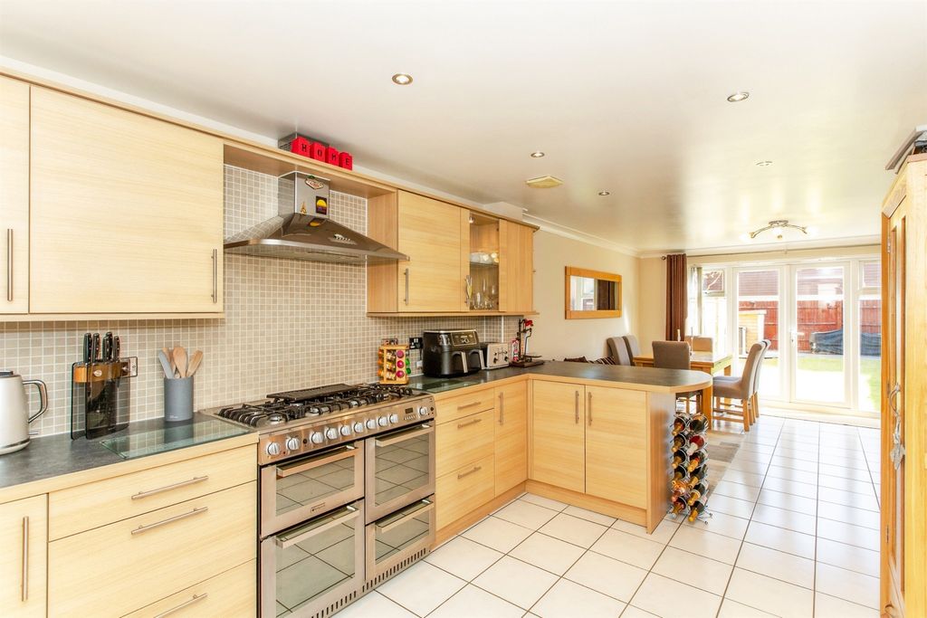Property photo 2 of 14
