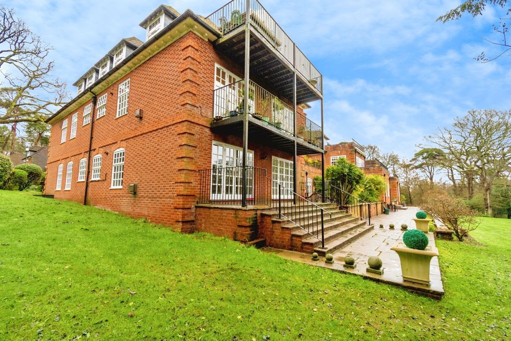 Property photo 2 of 19 Pbox-Img.Jpg