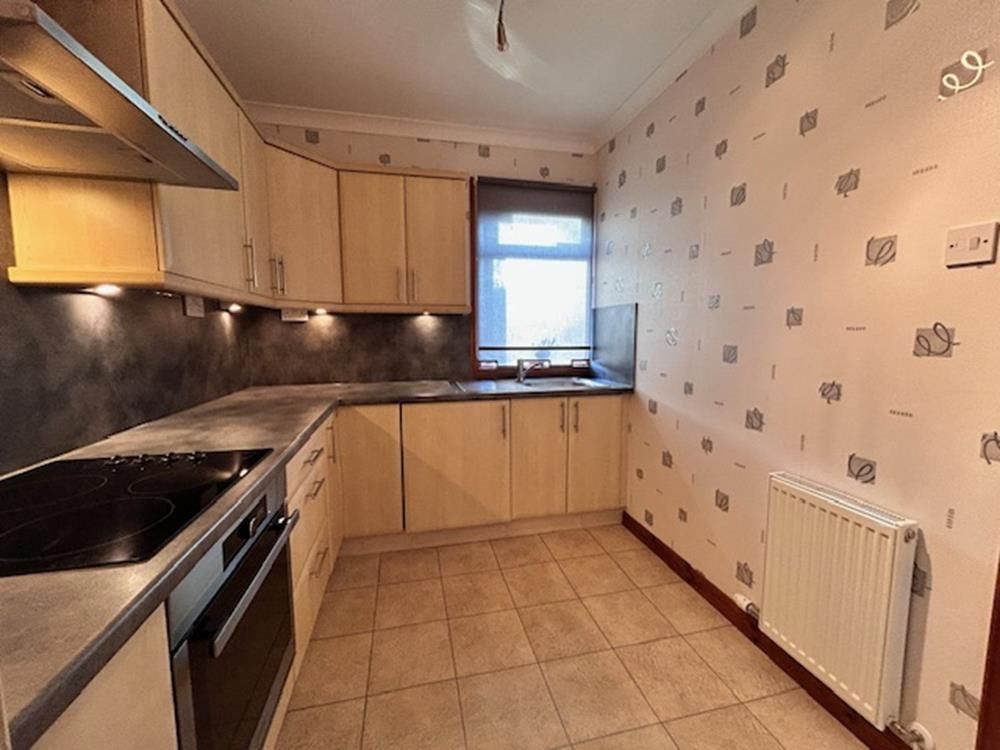 Property photo 3 of 10 Kitchen