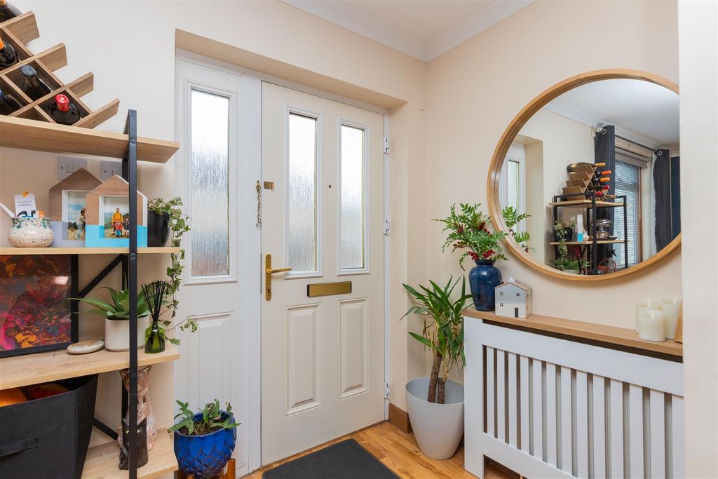 Property photo 2 of 25 18 Brook Street Strathaven ML10 6Ng-17.Jpg