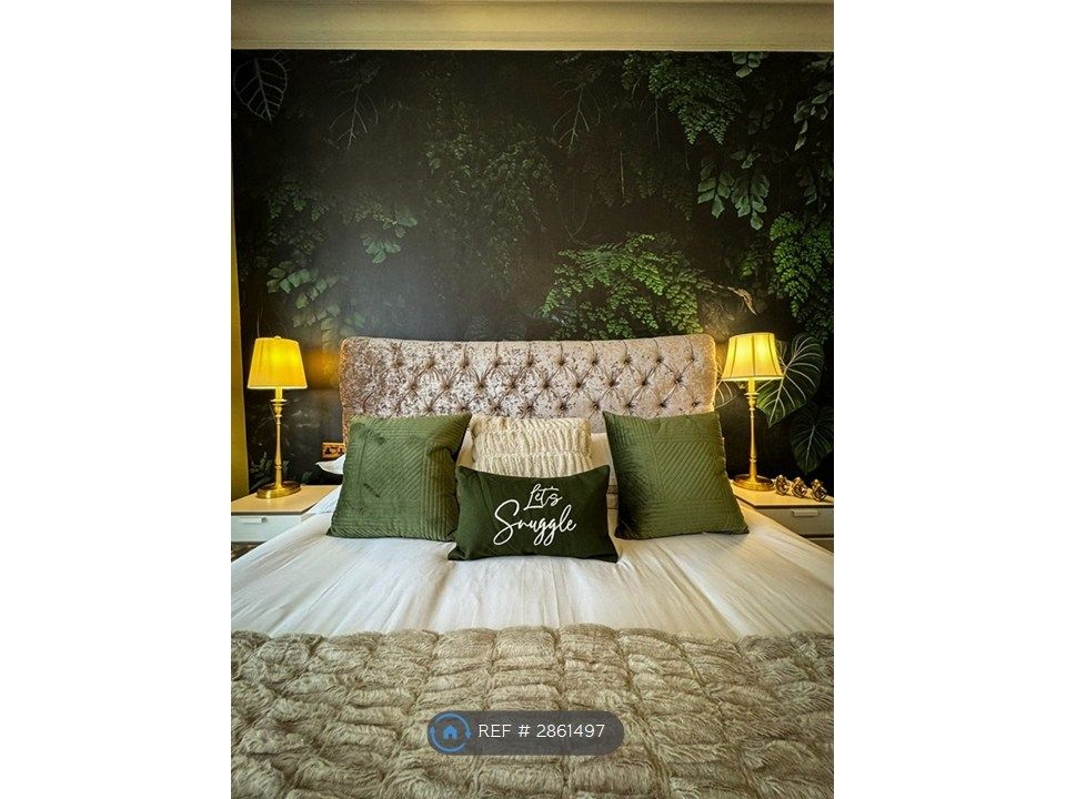 Property photo 2 of 17 Main Bedroom