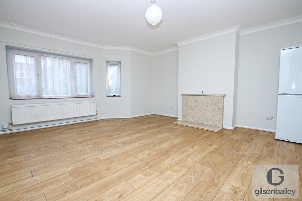 Property photo 2 of 8 Img_Abbey Court Lounge