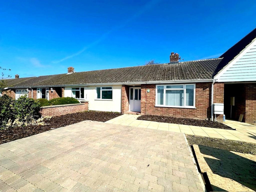 Property photo 1 of 11 Front