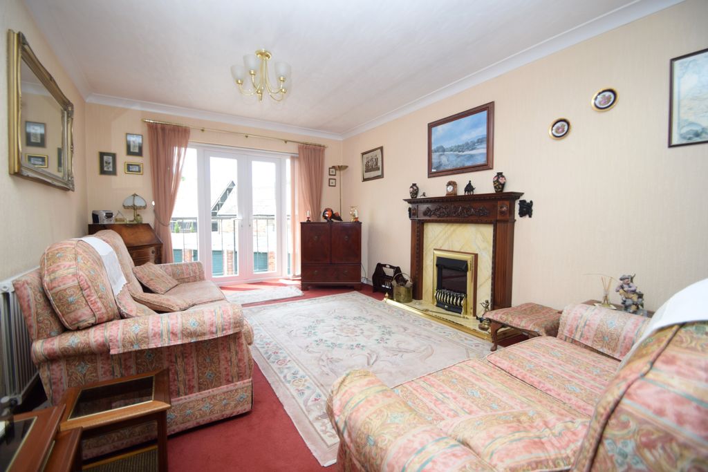 Property photo 2 of 20