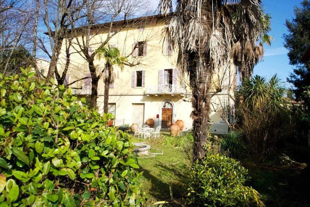 Property photo 1 of 30