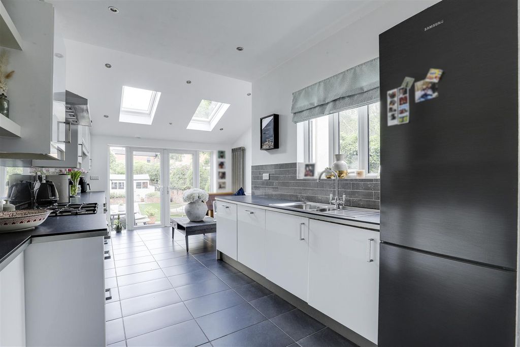 Property photo 3 of 24 16.Jpg