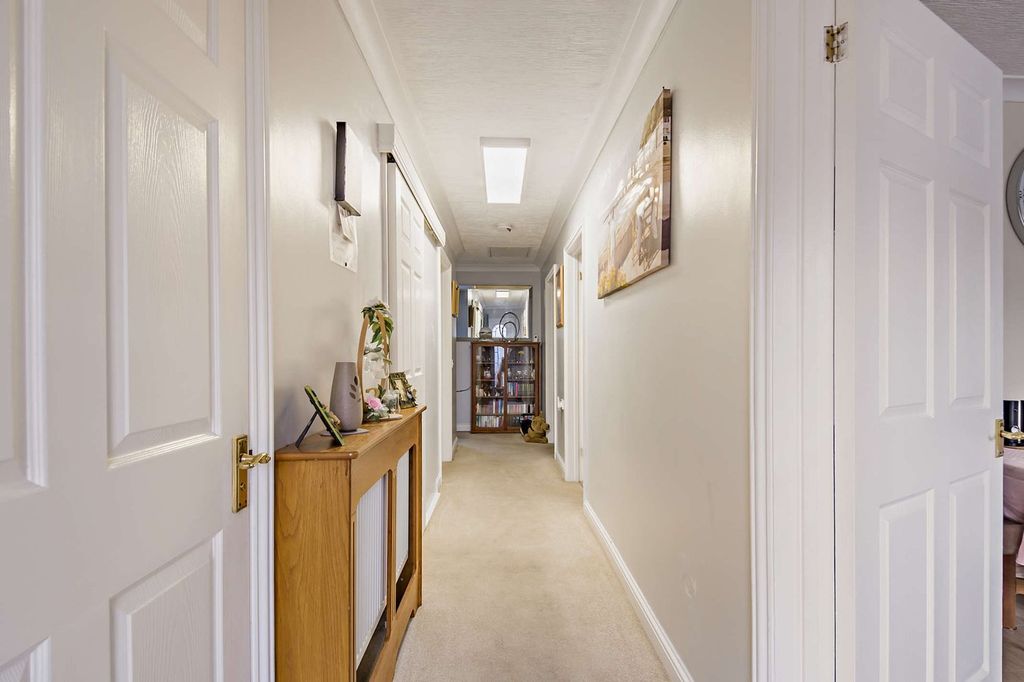 Property photo 2 of 23