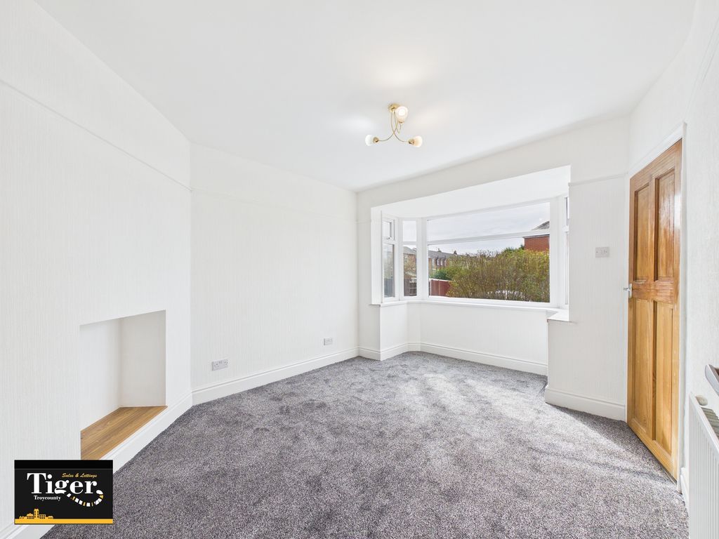 Property photo 3 of 13 Cam03440G0-Pr0568-Still004