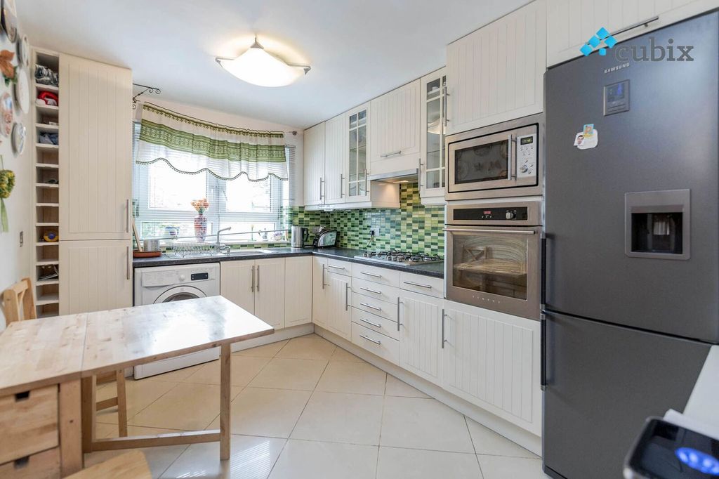 Property photo 1 of 30