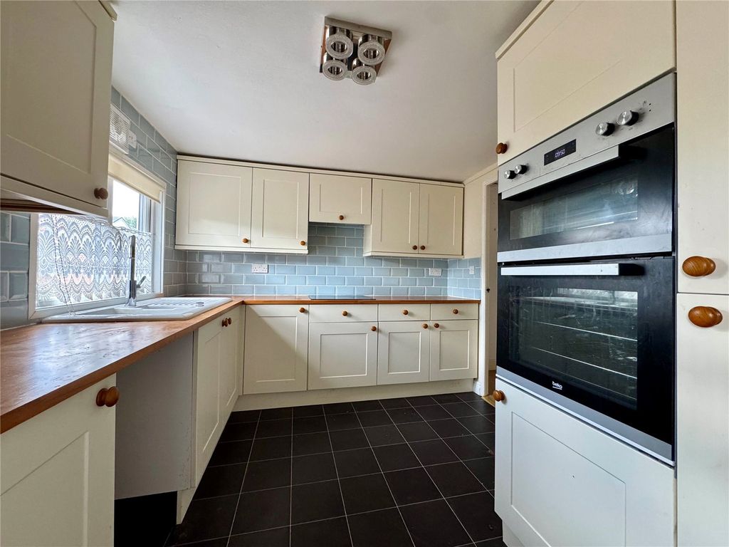 Property photo 2 of 15 Picture No. 02