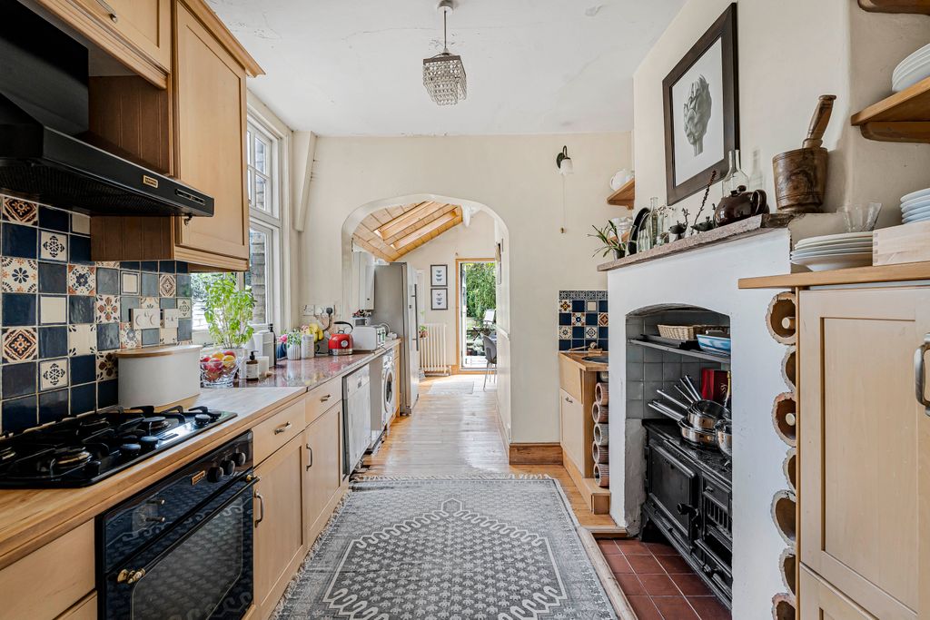 Property photo 3 of 20 Kitchen