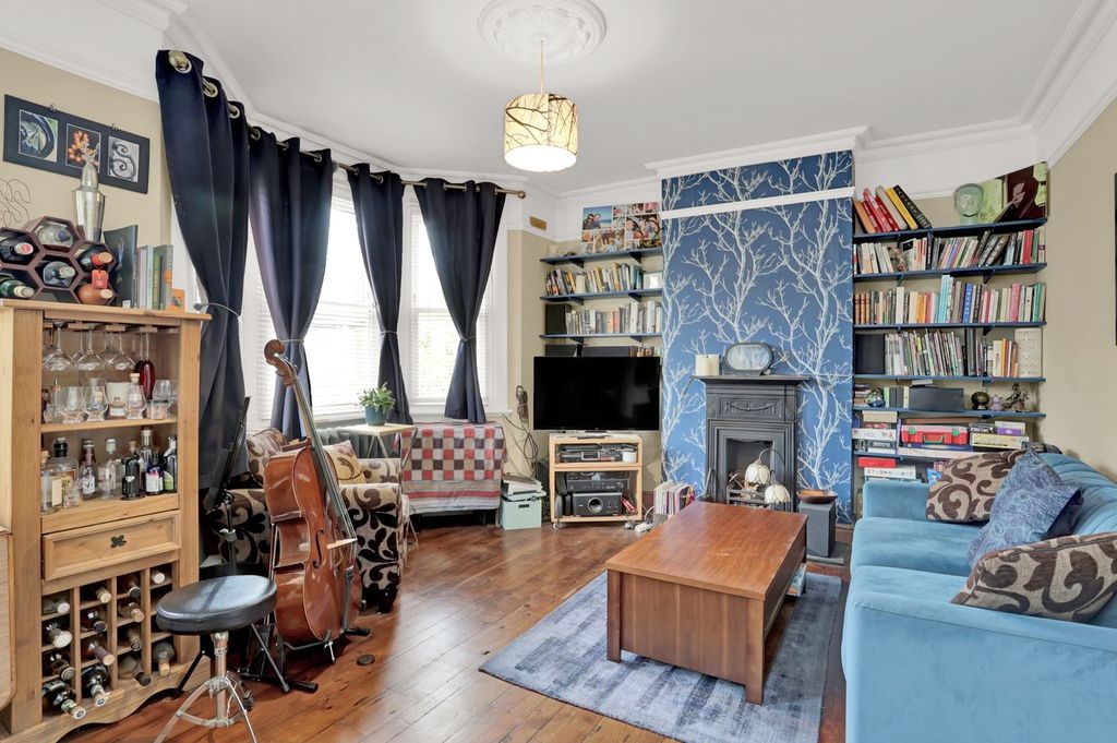 Property photo 2 of 11
