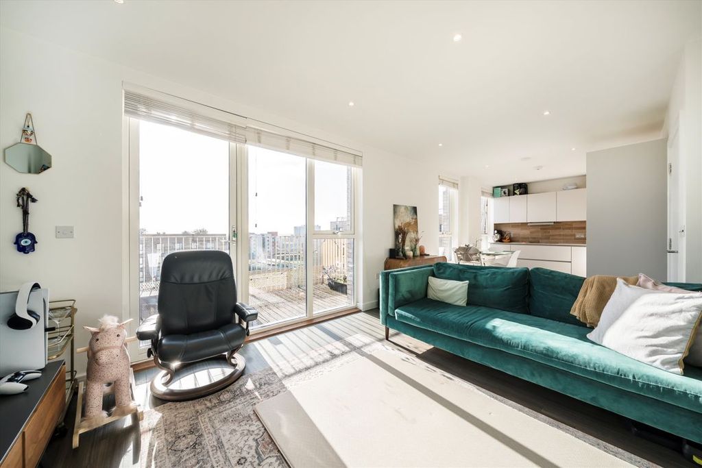 Property photo 3 of 8