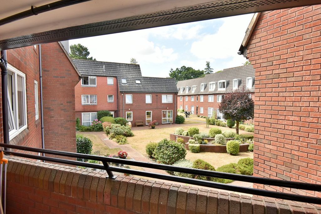 Property photo 2 of 11