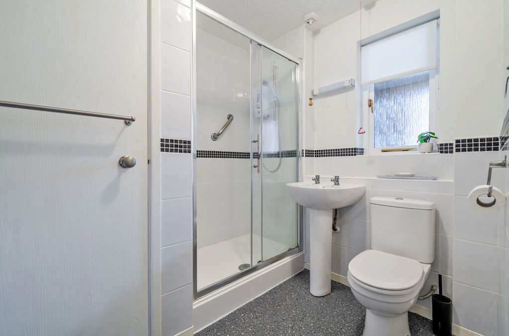 Property photo 3 of 23 1455956-12-69Fda6...