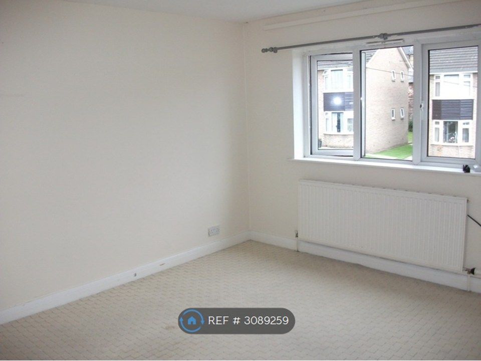 Property photo 3 of 10 Bedroom 1