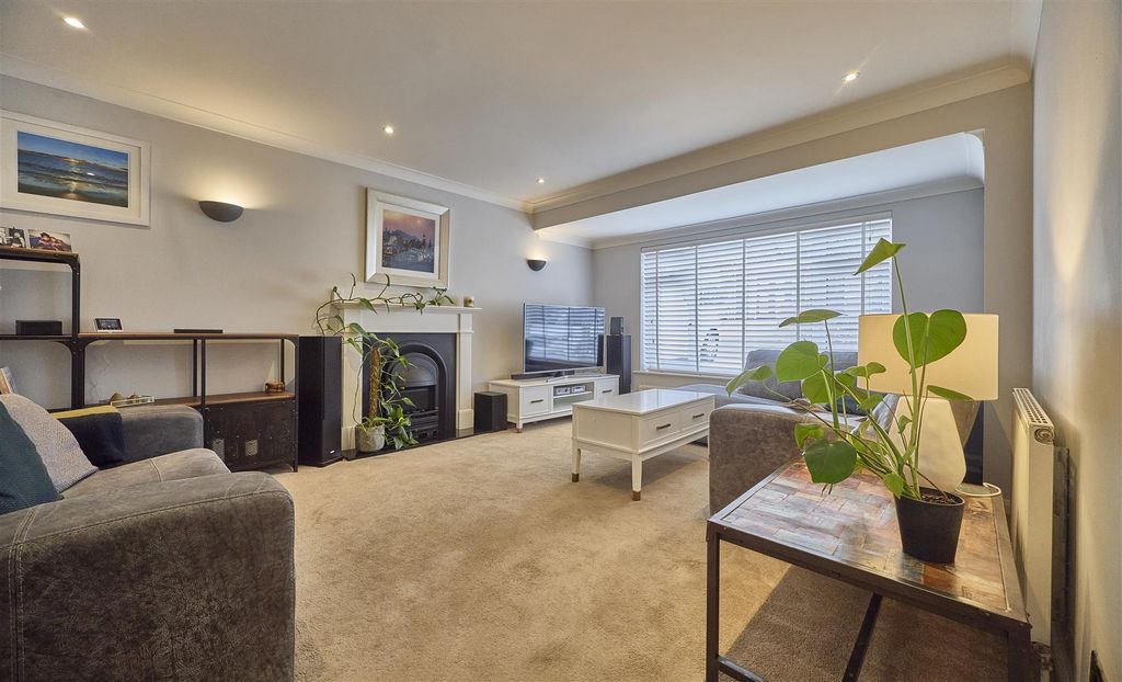 Property photo 2 of 15 16 Forryan Road Bb 1.Jpg
