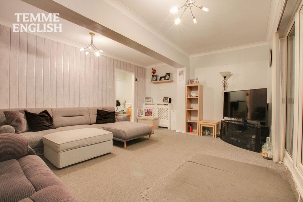 Property photo 3 of 19