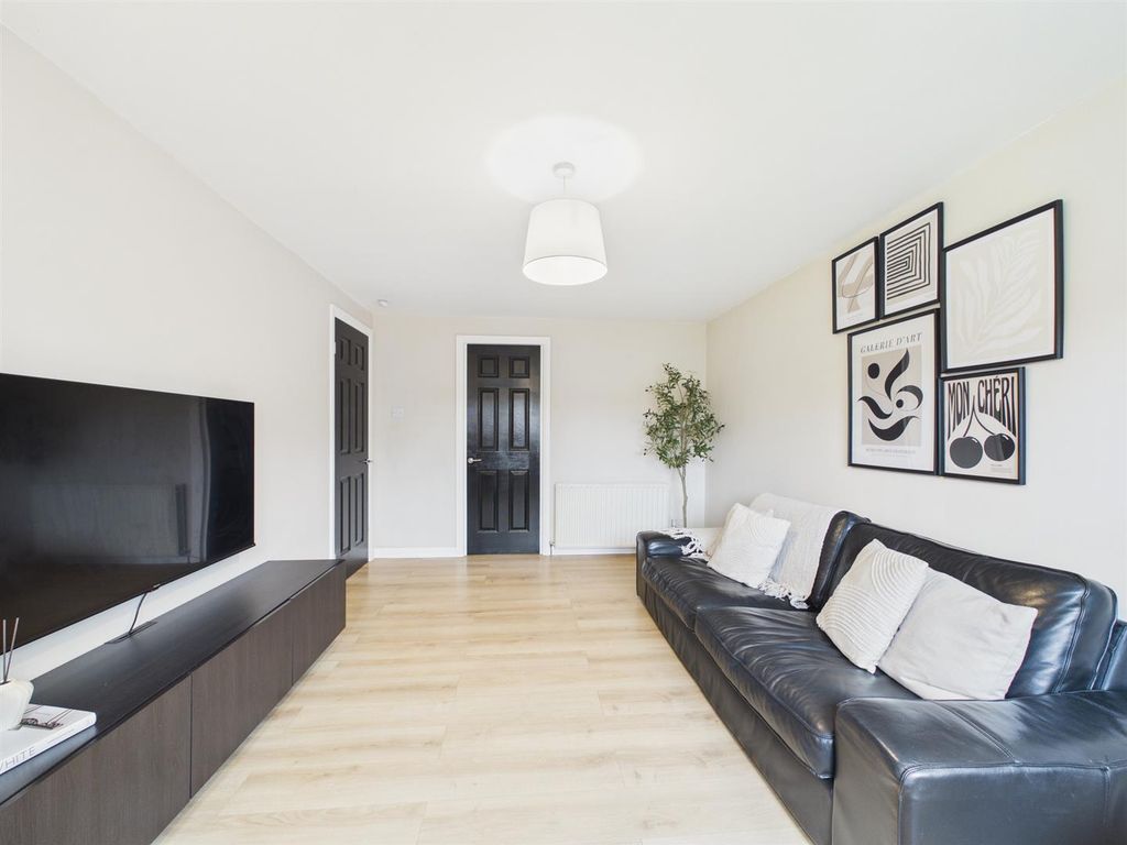 Property photo 3 of 13 Cam03782G0-Pr0300-Still021_Alt.Jpg