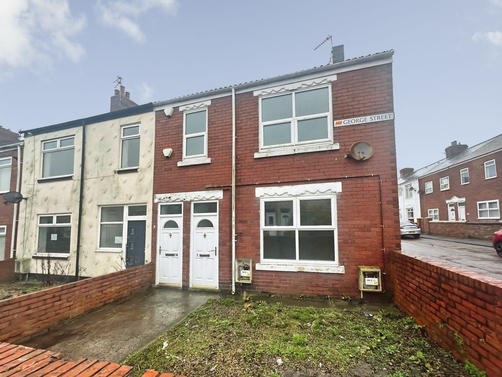 Property photo 1 of 8 Photo 5