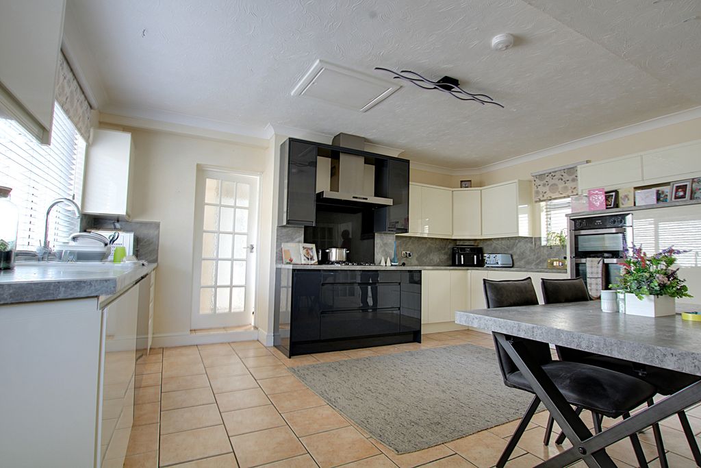 Property photo 2 of 2