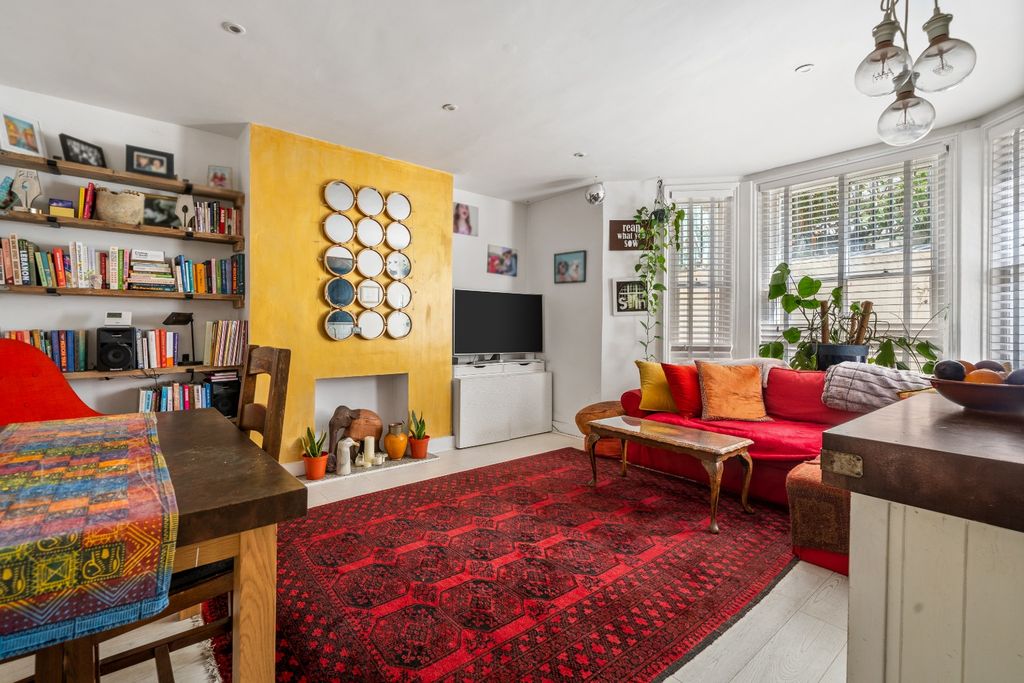 Property photo 3 of 17 5395643