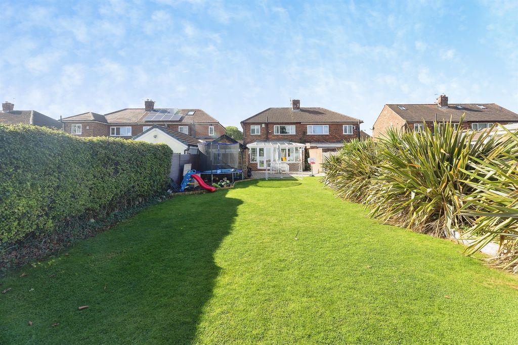 Property photo 2 of 16
