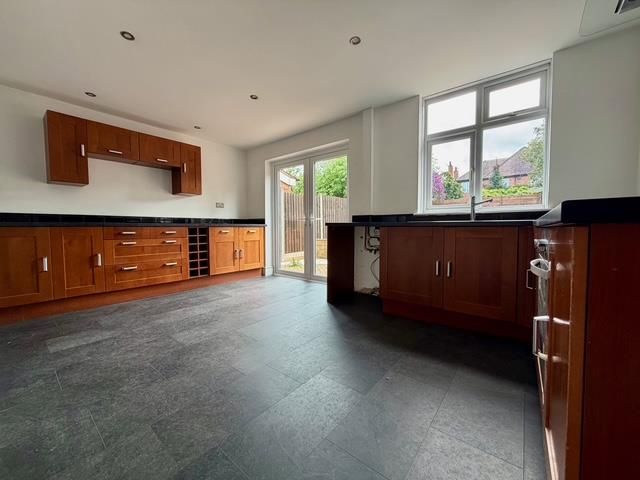 Property photo 3 of 14 Fabulous Kitchen