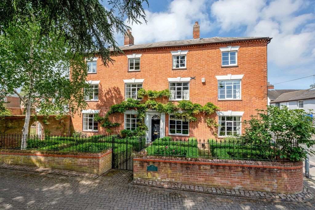 Property photo 1 of 39