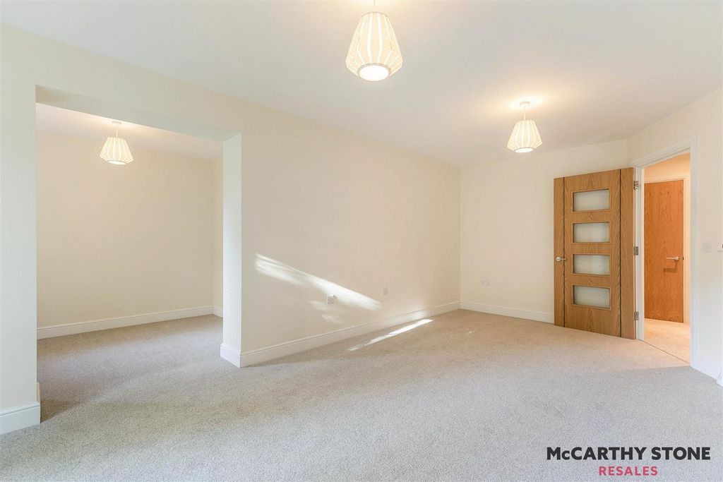 Property photo 3 of 27 14Elmtreecourt-5.Jpg
