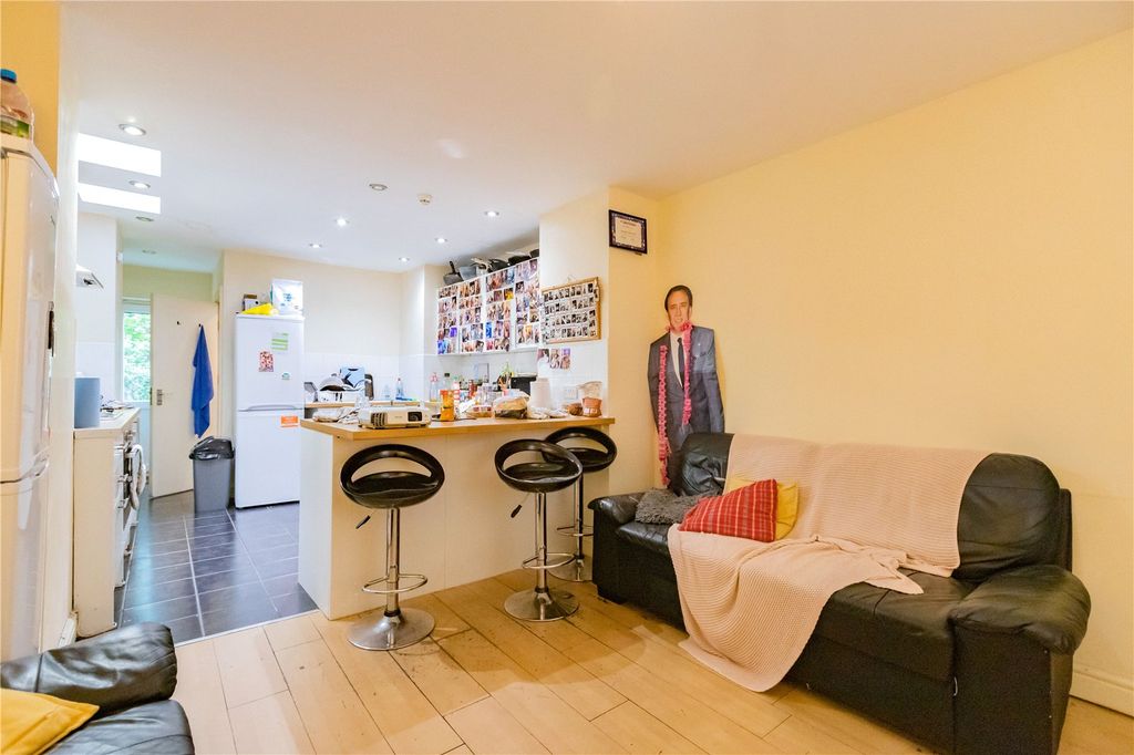 Property photo 1 of 15 Picture No. 10