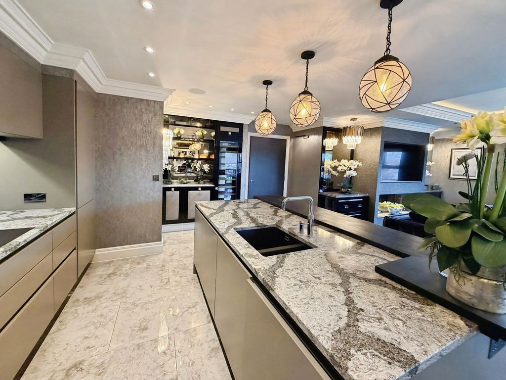 Additional image 20 of 2 bed flat for saleRegents Quay, Brewery Wharf LS10