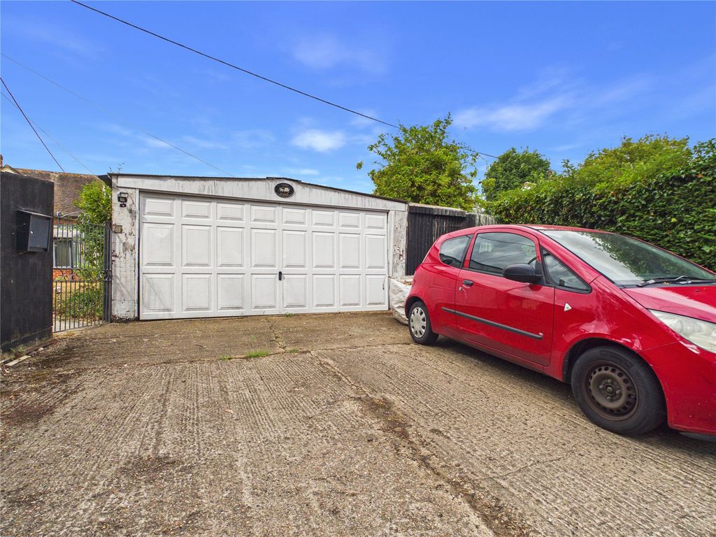 Property photo 3 of 19 Picture No. 05