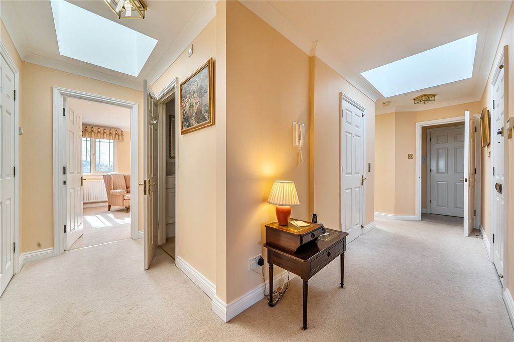 Additional image 4 of 3 bed flat for saleCulloden Road, Enfield EN2