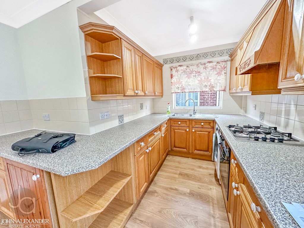 Property photo 3 of 14 20251105_151324367_0.5