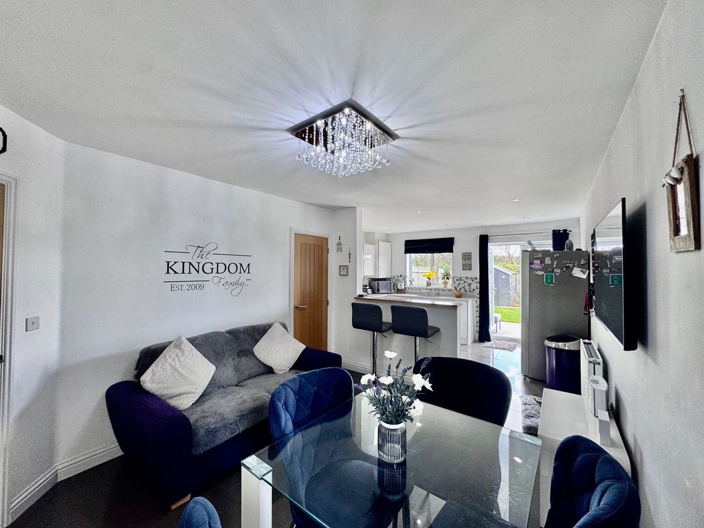 Property photo 2 of 26 Kitchen/Dining Room